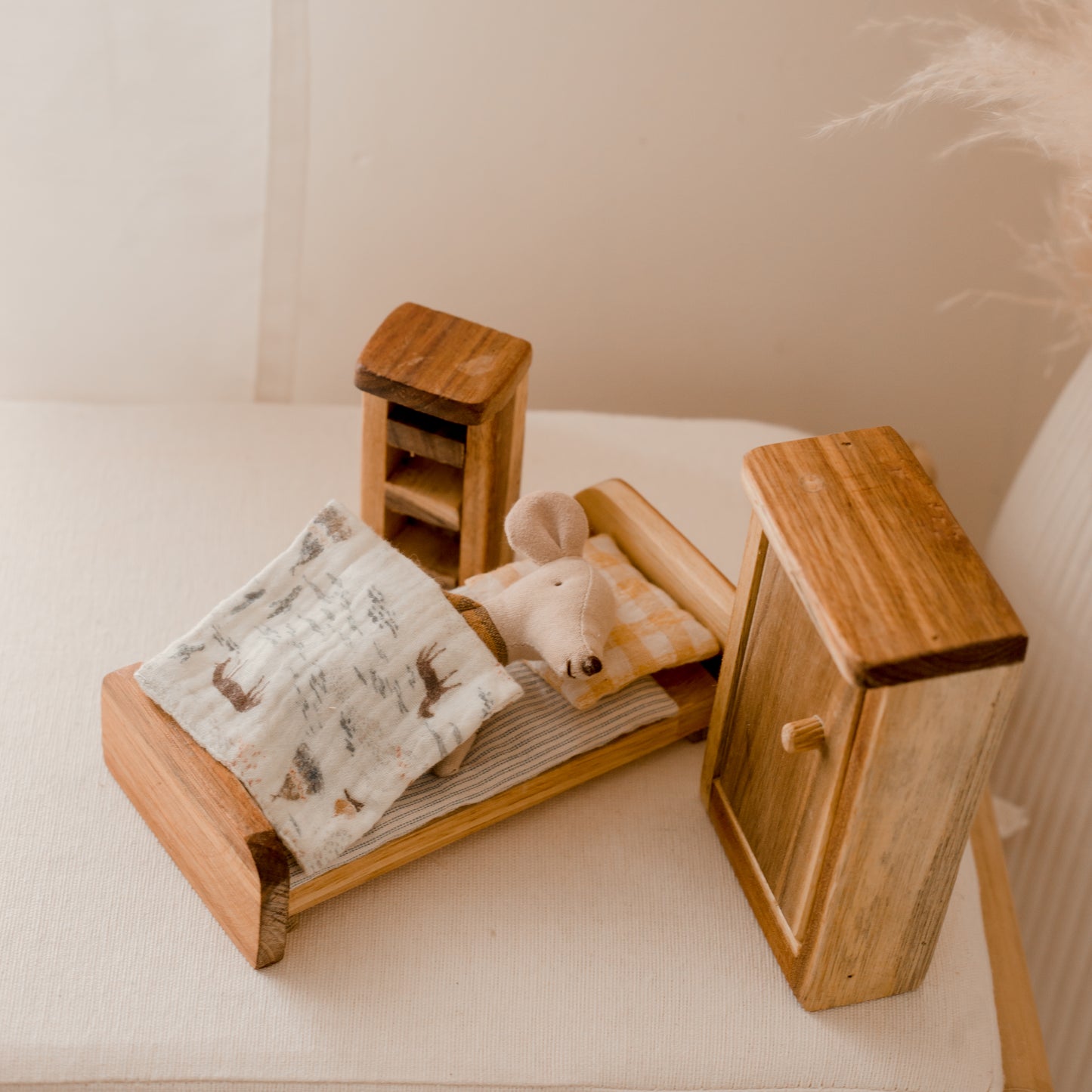 חדר שינה לבית בובות - Qtoys