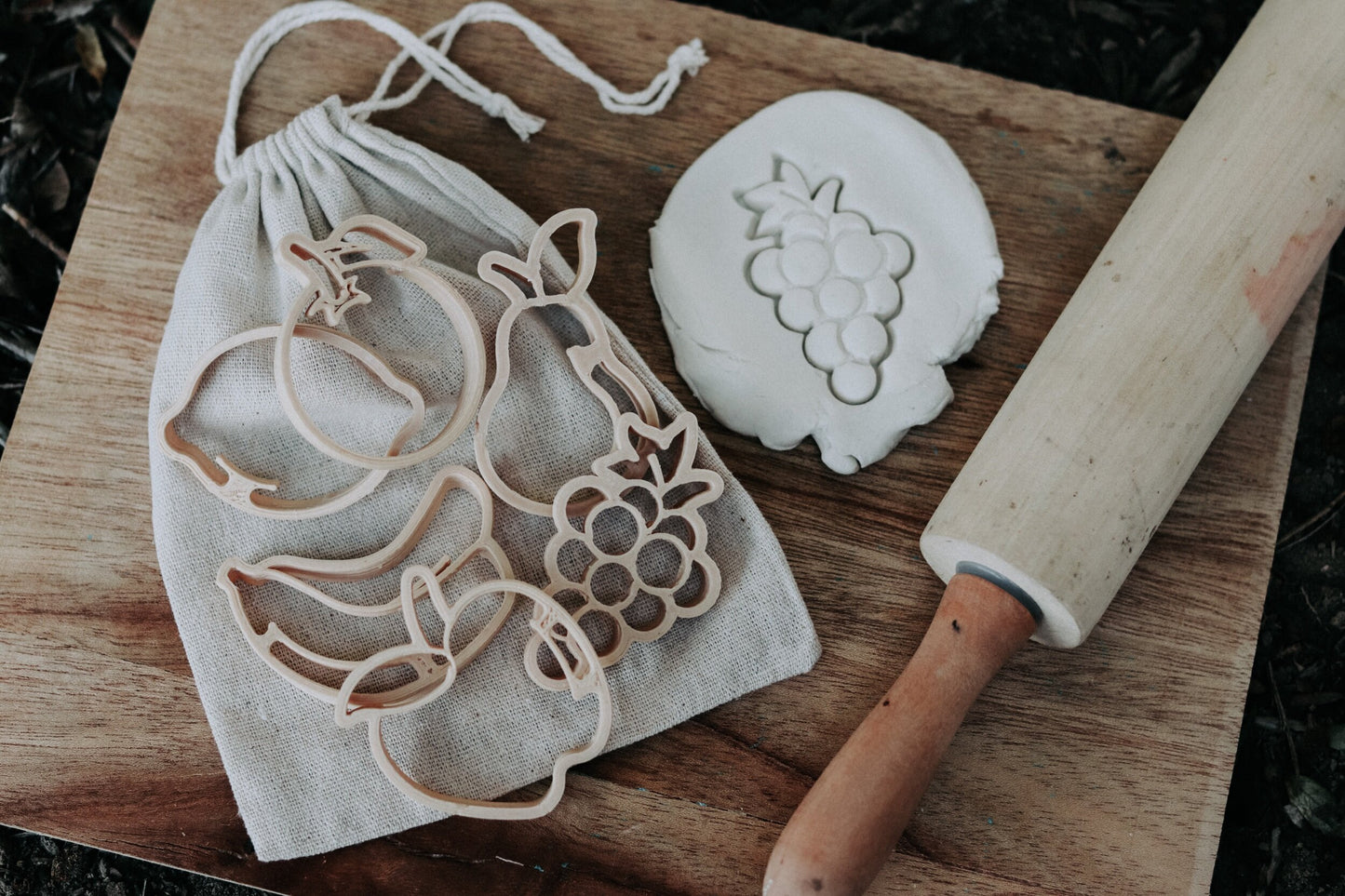 חותכנים לבצק משחק - פירות העונה - Kinfolk Pantry